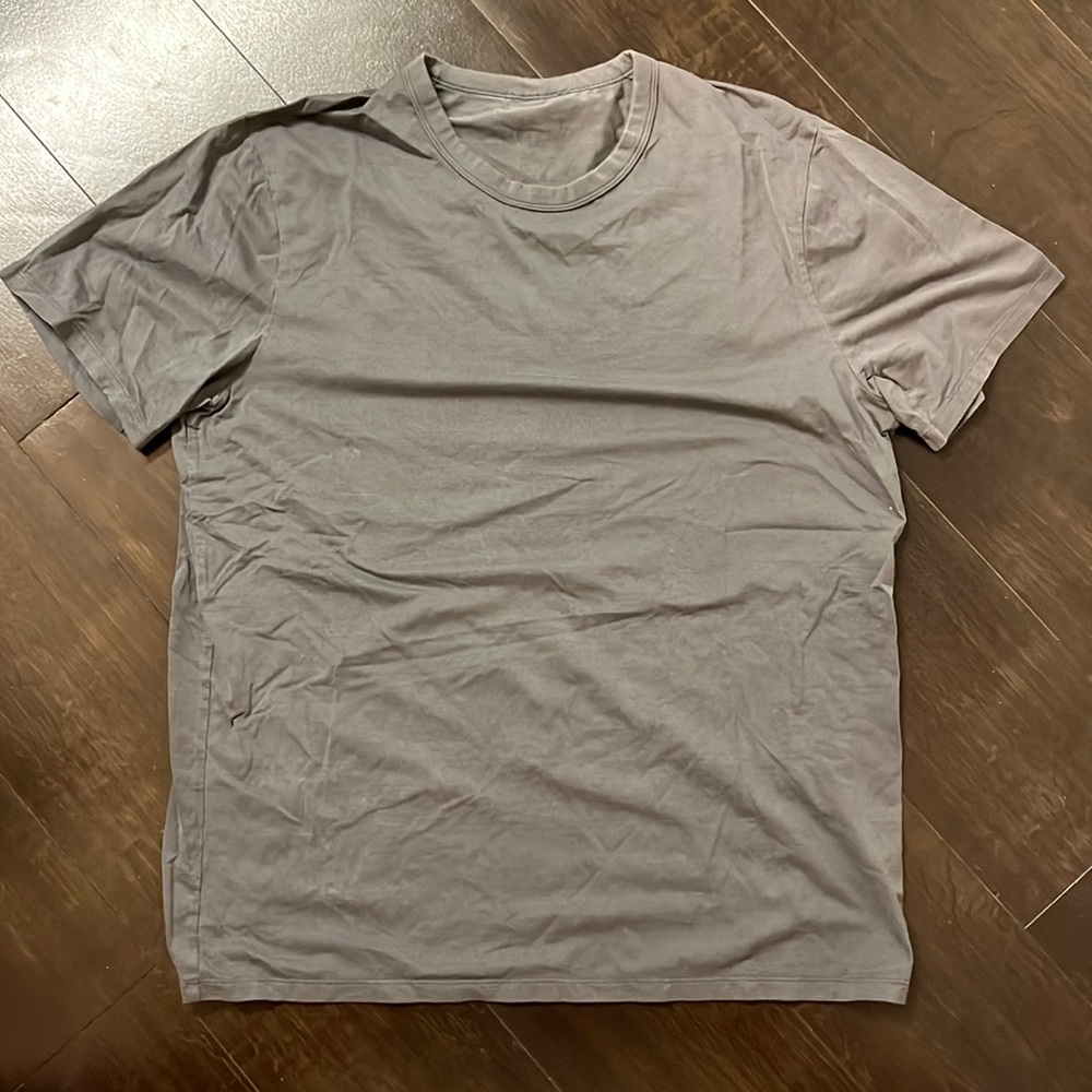 Lululemon mens grey shirt